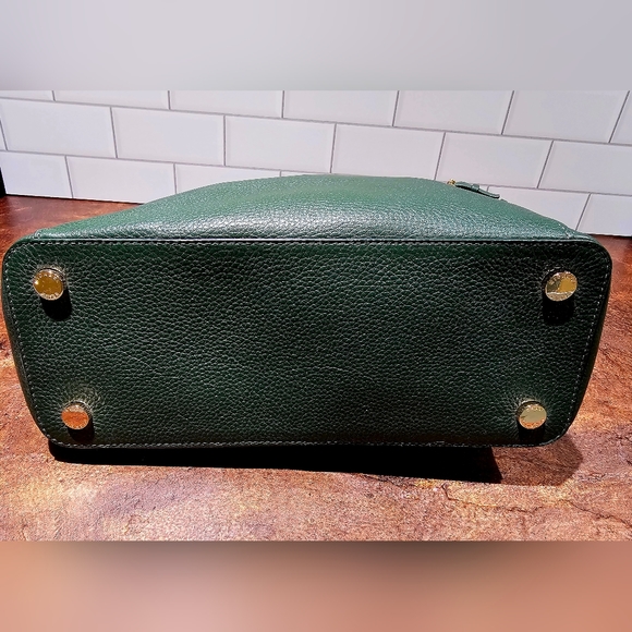 Michael Kors Jet Set East West LARGE Tote. NWT Moss - Picture 2 of 12